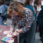 firma de libros ellas son vitamina proyectos anden principal